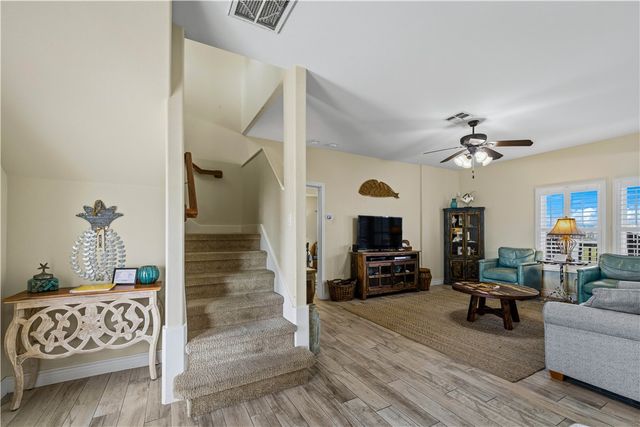 142 Mariners Dr, Port Aransas, TX 78373