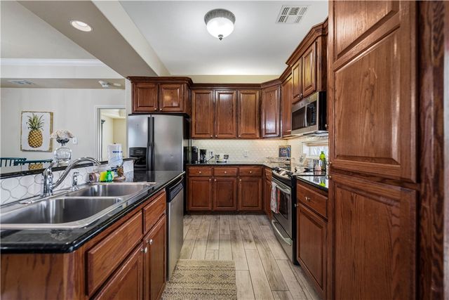 142 Mariners Dr, Port Aransas, TX 78373