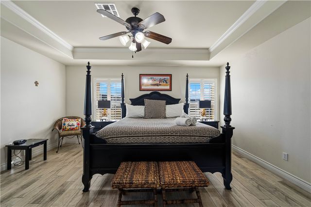 142 Mariners Dr, Port Aransas, TX 78373