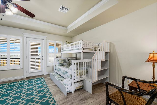 142 Mariners Dr, Port Aransas, TX 78373