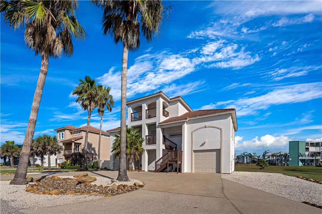 142 Mariners Dr, Port Aransas, TX 78373