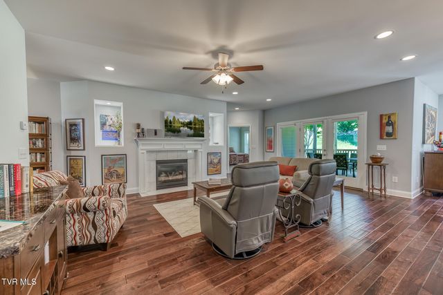1023 Waterbrooke Lane, Johnson City, TN 37604