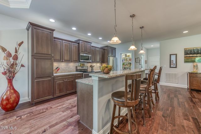 1023 Waterbrooke Lane, Johnson City, TN 37604