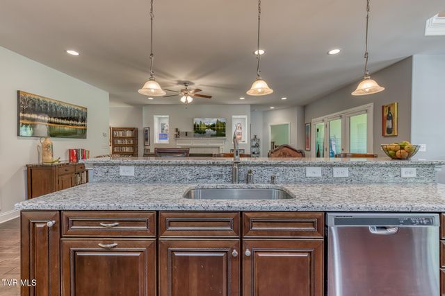 1023 Waterbrooke Lane, Johnson City, TN 37604