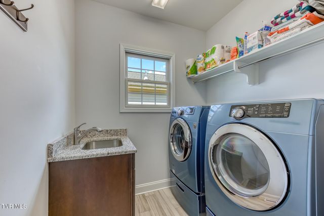 1023 Waterbrooke Lane, Johnson City, TN 37604