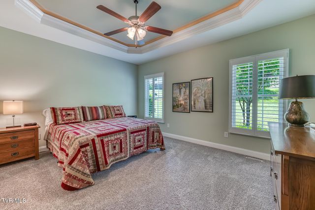 1023 Waterbrooke Lane, Johnson City, TN 37604
