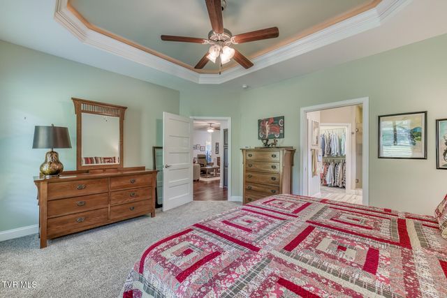1023 Waterbrooke Lane, Johnson City, TN 37604