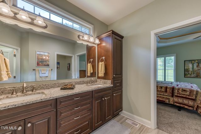 1023 Waterbrooke Lane, Johnson City, TN 37604