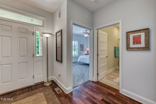 1023 Waterbrooke Lane, Johnson City, TN 37604