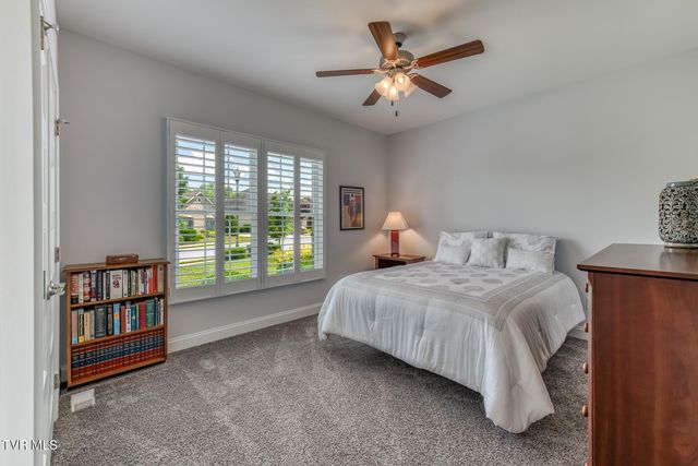 1023 Waterbrooke Lane, Johnson City, TN 37604