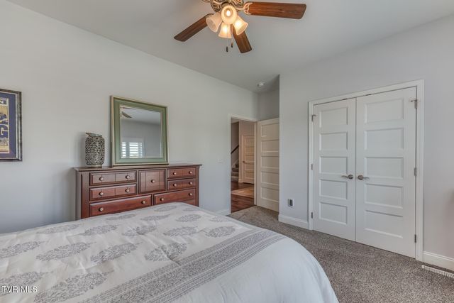 1023 Waterbrooke Lane, Johnson City, TN 37604