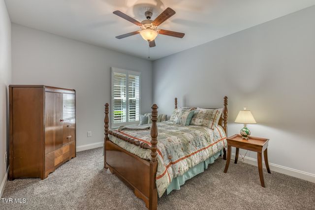 1023 Waterbrooke Lane, Johnson City, TN 37604