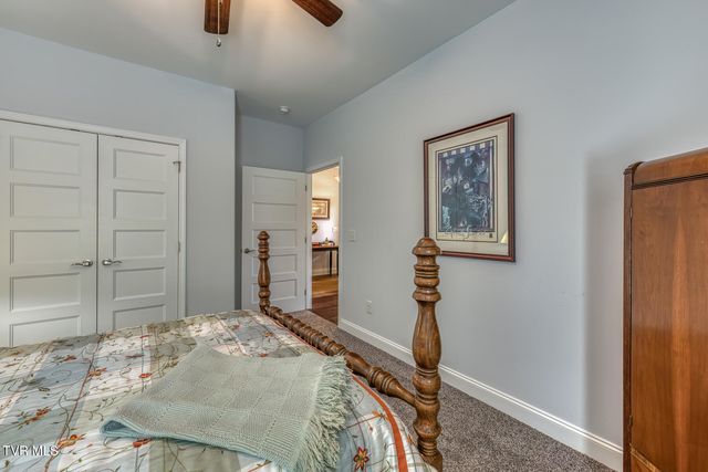 1023 Waterbrooke Lane, Johnson City, TN 37604