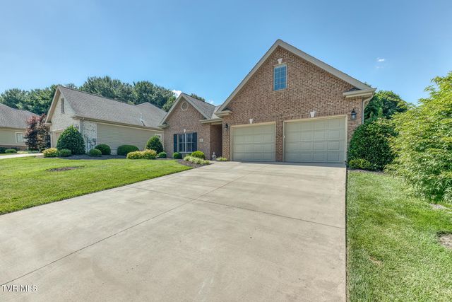 1023 Waterbrooke Lane, Johnson City, TN 37604