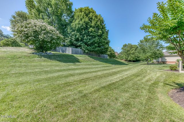 1023 Waterbrooke Lane, Johnson City, TN 37604