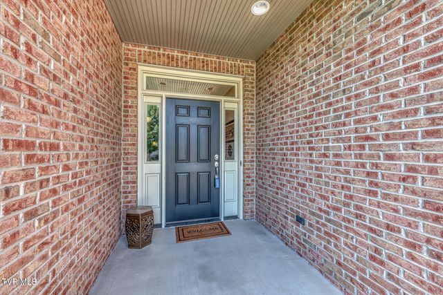 1023 Waterbrooke Lane, Johnson City, TN 37604