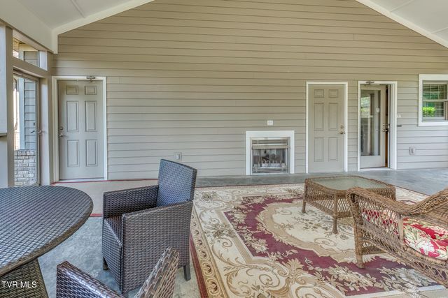 1023 Waterbrooke Lane, Johnson City, TN 37604
