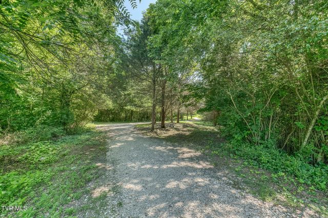 1023 Waterbrooke Lane, Johnson City, TN 37604