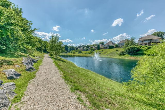 1023 Waterbrooke Lane, Johnson City, TN 37604