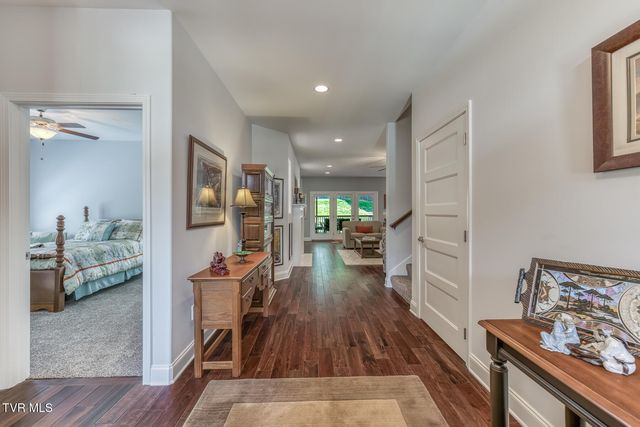 1023 Waterbrooke Lane, Johnson City, TN 37604