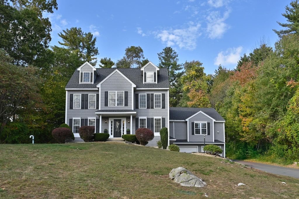 16 Autumn Woods Road, Salem, NH 03079