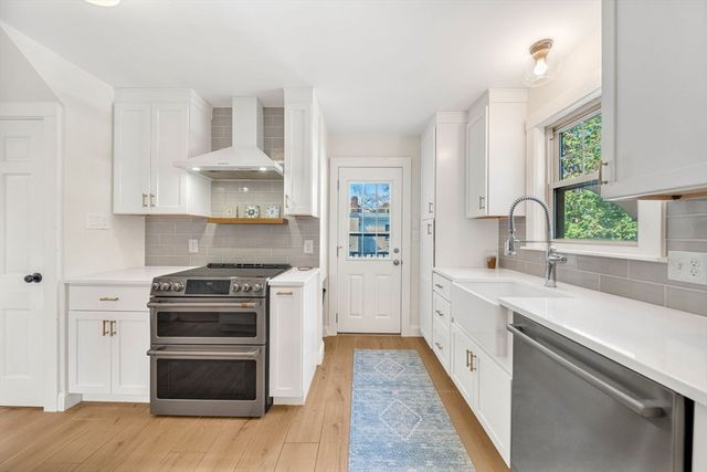 30 Pine Plain Rd, Wellesley, MA 02481