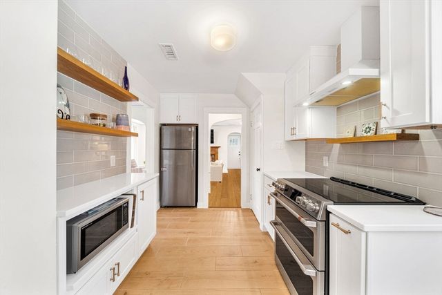 30 Pine Plain Rd, Wellesley, MA 02481