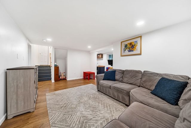 30 Pine Plain Rd, Wellesley, MA 02481