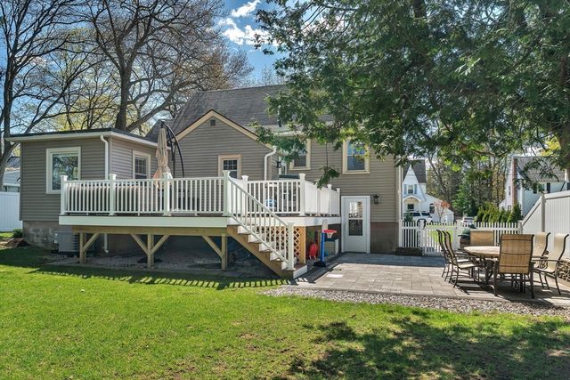 30 Pine Plain Rd, Wellesley, MA 02481