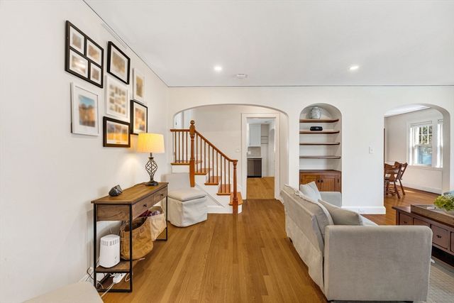 30 Pine Plain Rd, Wellesley, MA 02481