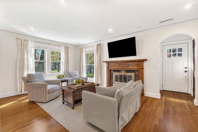 30 Pine Plain Rd, Wellesley, MA 02481