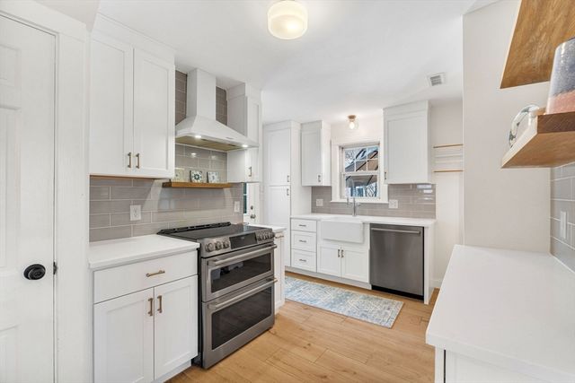 30 Pine Plain Rd, Wellesley, MA 02481