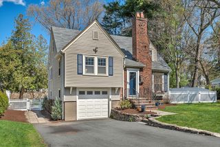 30 Pine Plain Rd, Wellesley, MA 02481