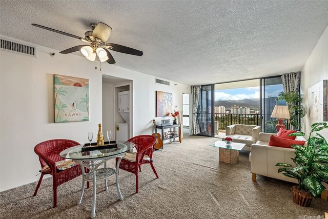 990 Ala Nanala Street 17B, Honolulu, HI 96818