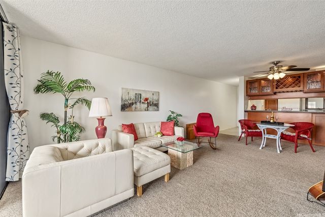 990 Ala Nanala Street 17B, Honolulu, HI 96818