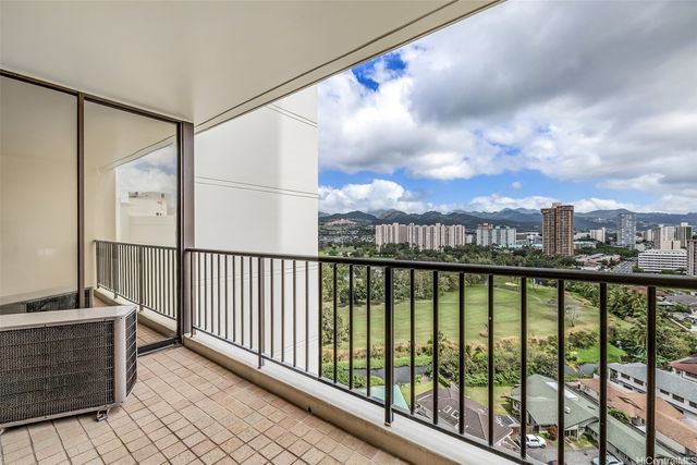 990 Ala Nanala Street 17B, Honolulu, HI 96818
