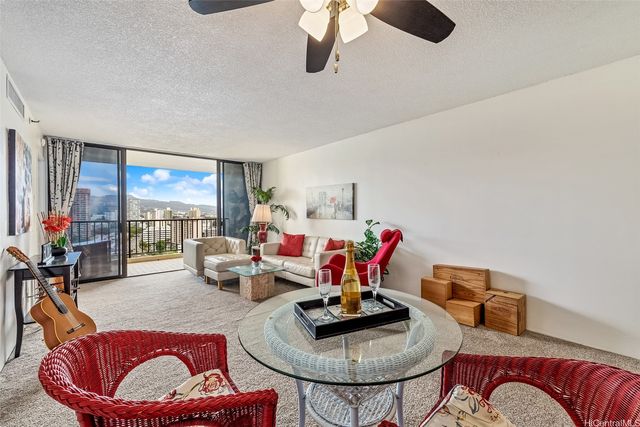 990 Ala Nanala Street 17B, Honolulu, HI 96818