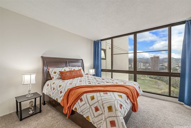 990 Ala Nanala Street 17B, Honolulu, HI 96818