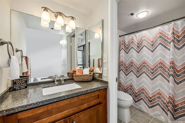 990 Ala Nanala Street 17B, Honolulu, HI 96818