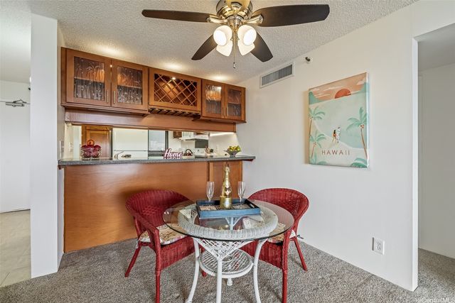 990 Ala Nanala Street 17B, Honolulu, HI 96818