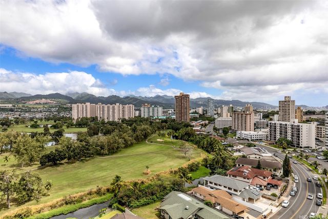 990 Ala Nanala Street 17B, Honolulu, HI 96818