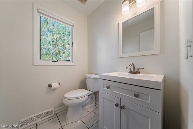 368 Leverett Lane, Highland Heights, OH 44143