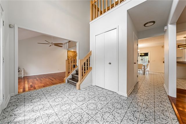 368 Leverett Lane, Highland Heights, OH 44143