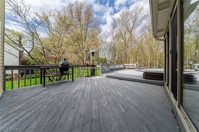 368 Leverett Lane, Highland Heights, OH 44143