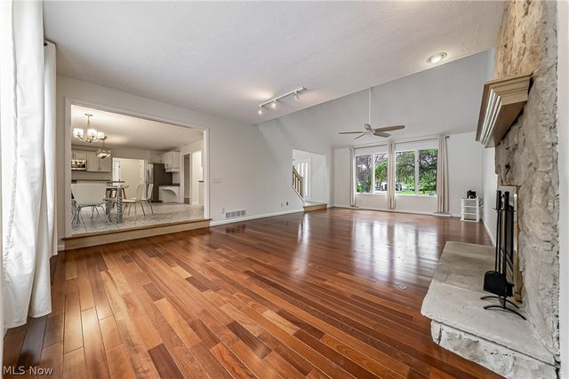 368 Leverett Lane, Highland Heights, OH 44143