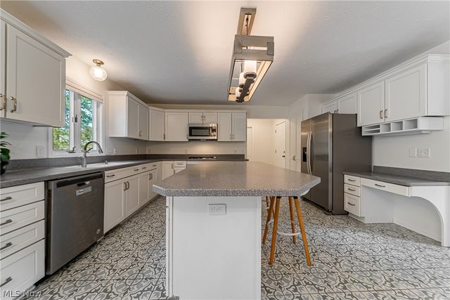 368 Leverett Lane, Highland Heights, OH 44143