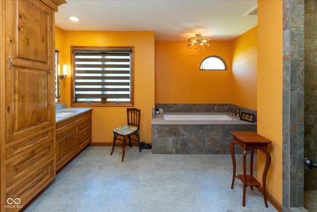1195 N County Road 600 E, Avon, IN 46123