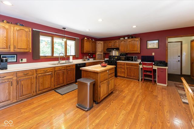 1195 N County Road 600 E, Avon, IN 46123