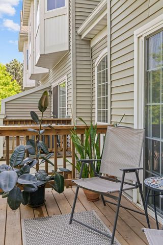 208 Christenson Way NE, Fridley, MN 55432