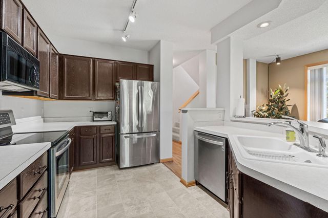 208 Christenson Way NE, Fridley, MN 55432